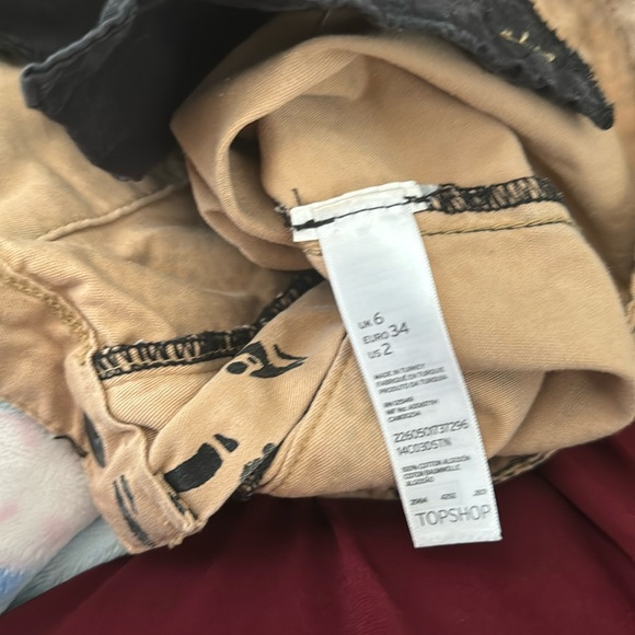 Topshop  EUC Giraffe African Women Cargo Snorts - Picture 13 of 16